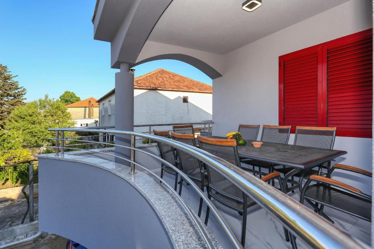 Luxury House * Zára